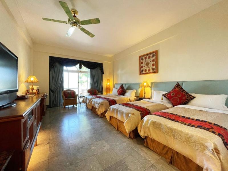 Swan Lake Villa Resort Nanwan Exterior photo