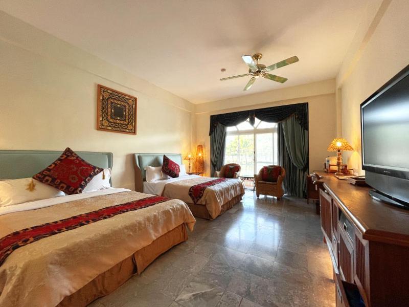 Swan Lake Villa Resort Nanwan Exterior photo
